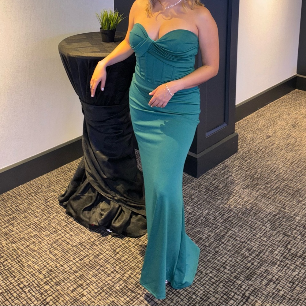 Beautiful green dress 💚